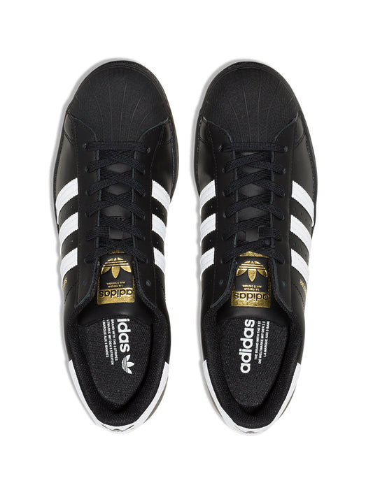 Adidas Superstar "Core Black": Estilo Blindado