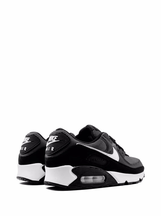 Nike Air Max 90 "Black & White": El equilibrio perfecto para tod@s