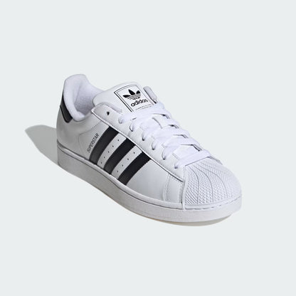Adidas Superstar "Core Black & White": El Icono Eterno